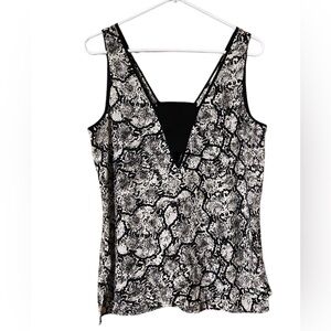 Express Sleeveless Top Women’s Medium Black White Keyhole Whimsical Goth Comfort
